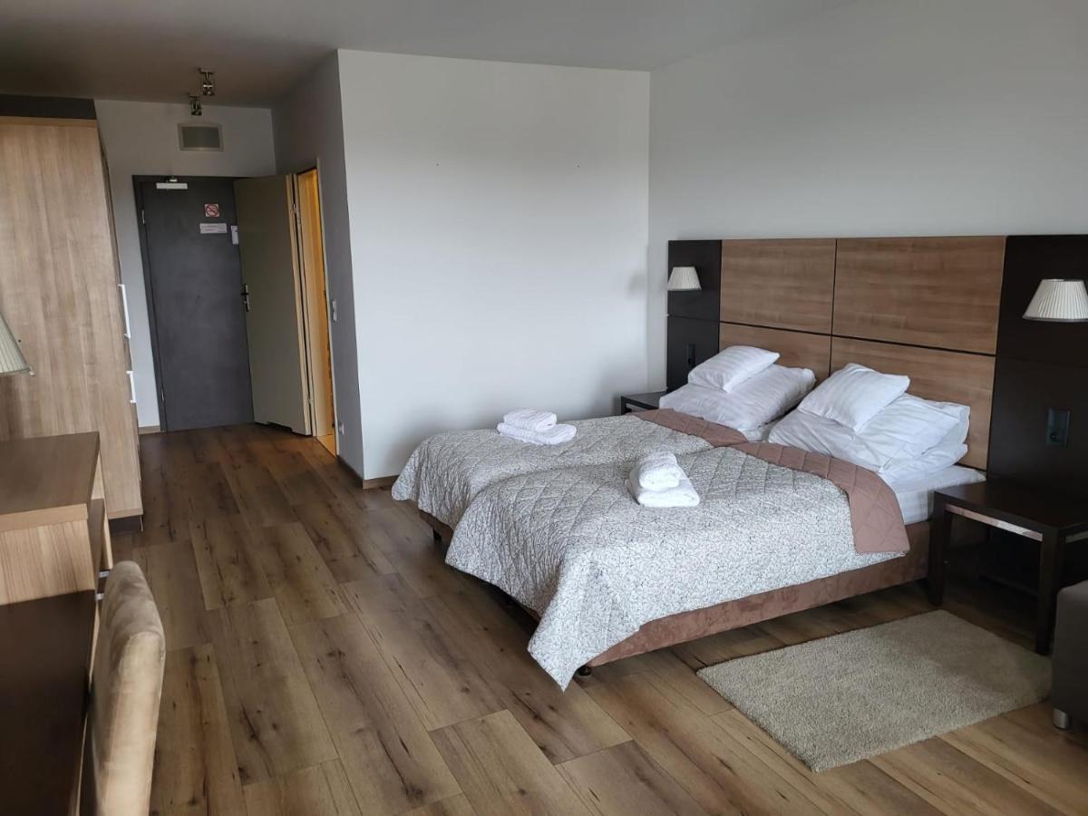 Diva Hotel: Beachside With Balcony And Amenities *