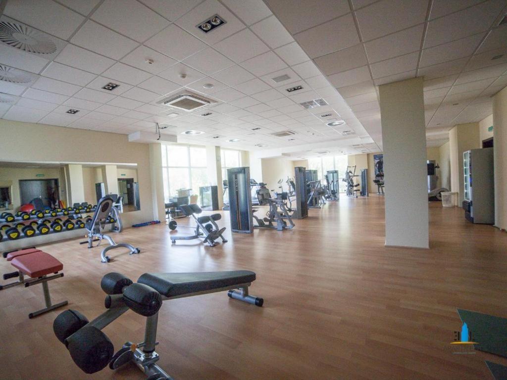 Diva Hotel: Beachside With Balcony And Amenities