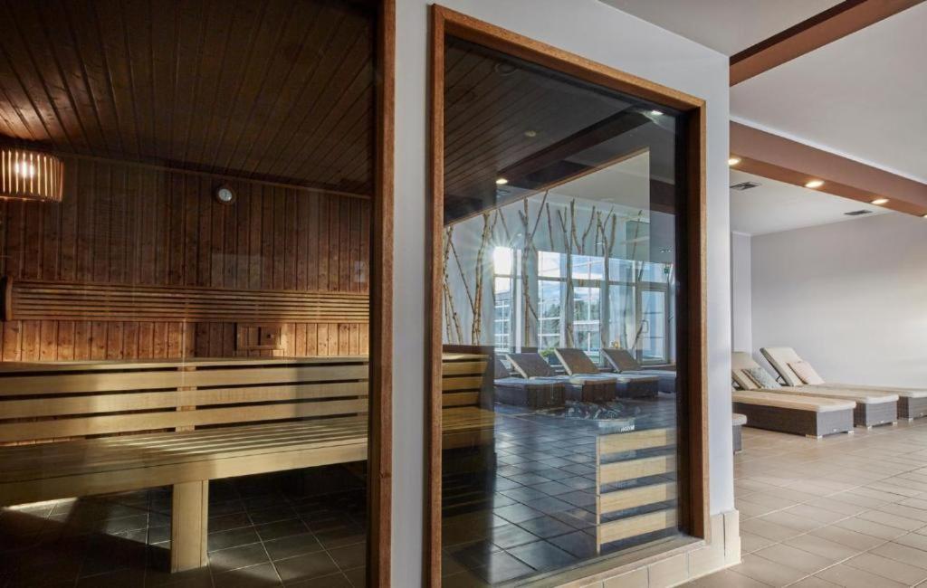 Diva Hotel: Beachside With Balcony And Amenities Apartment *
